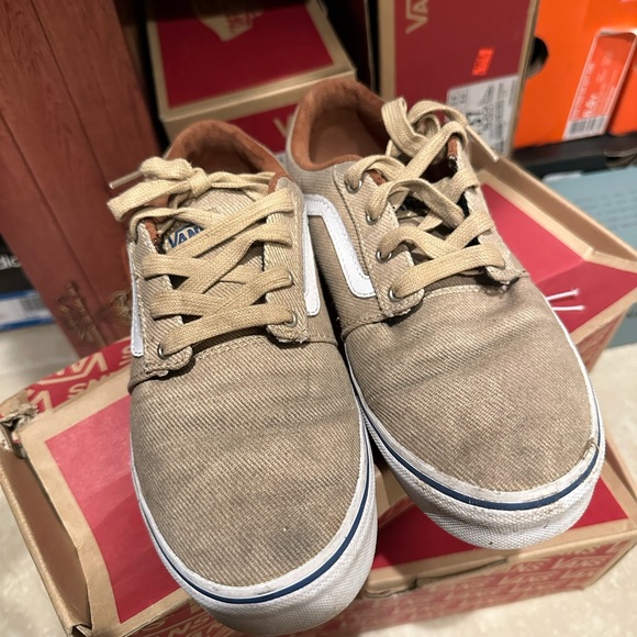 Vans - Picture 2 of 4